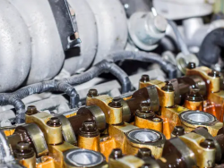 发动机缸盖渗油要紧吗？发动机缸盖拆过对汽车有影响吗？