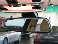 车内后视镜的作用是什么？车内后视镜怎么调？