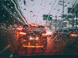 在雨天行驶后的汽车应该如何保养？雨后底盘异响怎么回事？