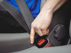 汽车安全带的作用是什么？安全带的使用方法及注意事项？