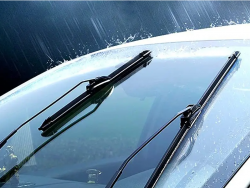 汽车雨刮片有响声什么原因？雨刮片有响声怎么解决？
