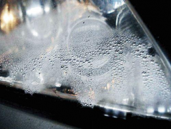 汽车玻璃雾气的危害有多大？玻璃上雾气形成的原因是什么？