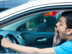 开车时犯困的原因有哪些？如何克服开车时犯困的问题？