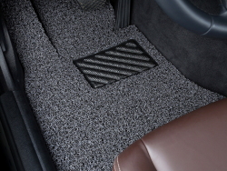 如何选择合适的汽车脚垫？汽车脚垫怎么清洁？