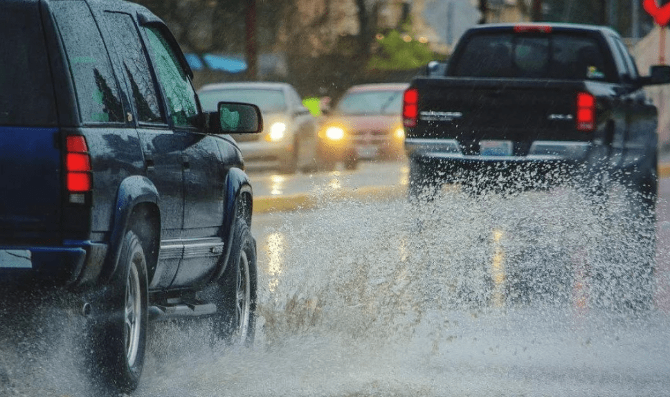 雨天行车