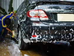 频繁洗车对汽车有哪些影响？正确的洗车频率多久一次？