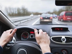 长途驾驶要注意的安全问题有什么？跑长途需要准备哪些物品？