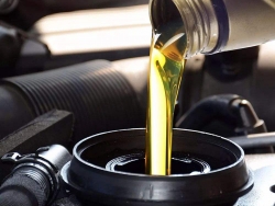 汽车润滑油的作用与性能？润滑油与机油能通用吗？