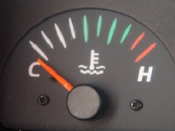汽车水温多少正常？汽车水温过低是什么原因？