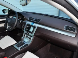 汽车中控台垫什么材质的好？汽车的中控系统可以换吗？
