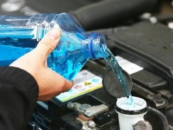 玻璃水冻住了对车有影响吗？玻璃水过期了还能用吗？