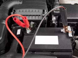 给汽车电瓶充电正确方法是什么？充满电需要多长时间？