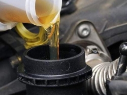 漏机油一般在哪里漏啊？漏机油的车还能开吗？