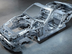 铝制车身和钢制车身有什么区别？铝制车身优缺点是什么？