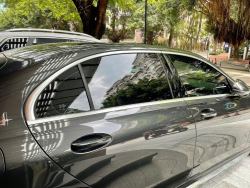 车窗旧膜胶怎么清除？如何干净的去除车窗贴膜？