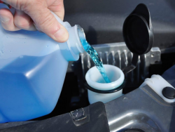 汽车玻璃水可以加纯净水吗？汽车玻璃水怎么放出来？