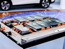 汽车锂电池寿命一般是几年？汽车锂电池亏电怎么恢复？
