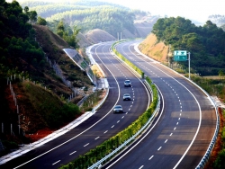 国道和高速哪个适合新手？国道驾驶注意事项有哪些？