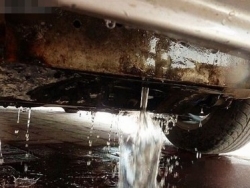 汽车漏水是怎么回事？汽车漏水到车内的处理方法？