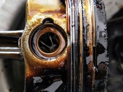 烧机油有什么症状和表现？烧机油的车还能开多久？